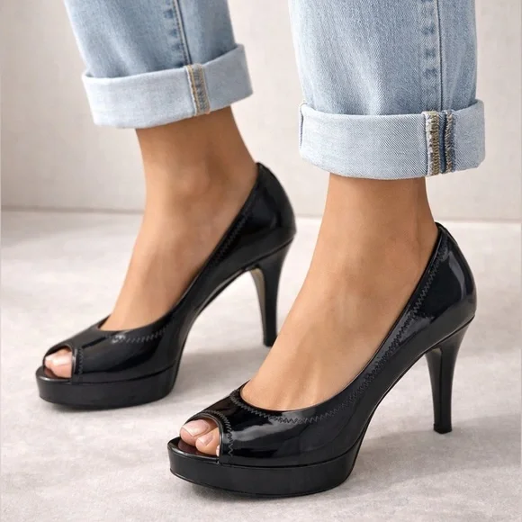 Stuart Weitzman Patent Leather Peep Toe Platform Heels Made in Spain Size 5.5 - Picture 1 of 9